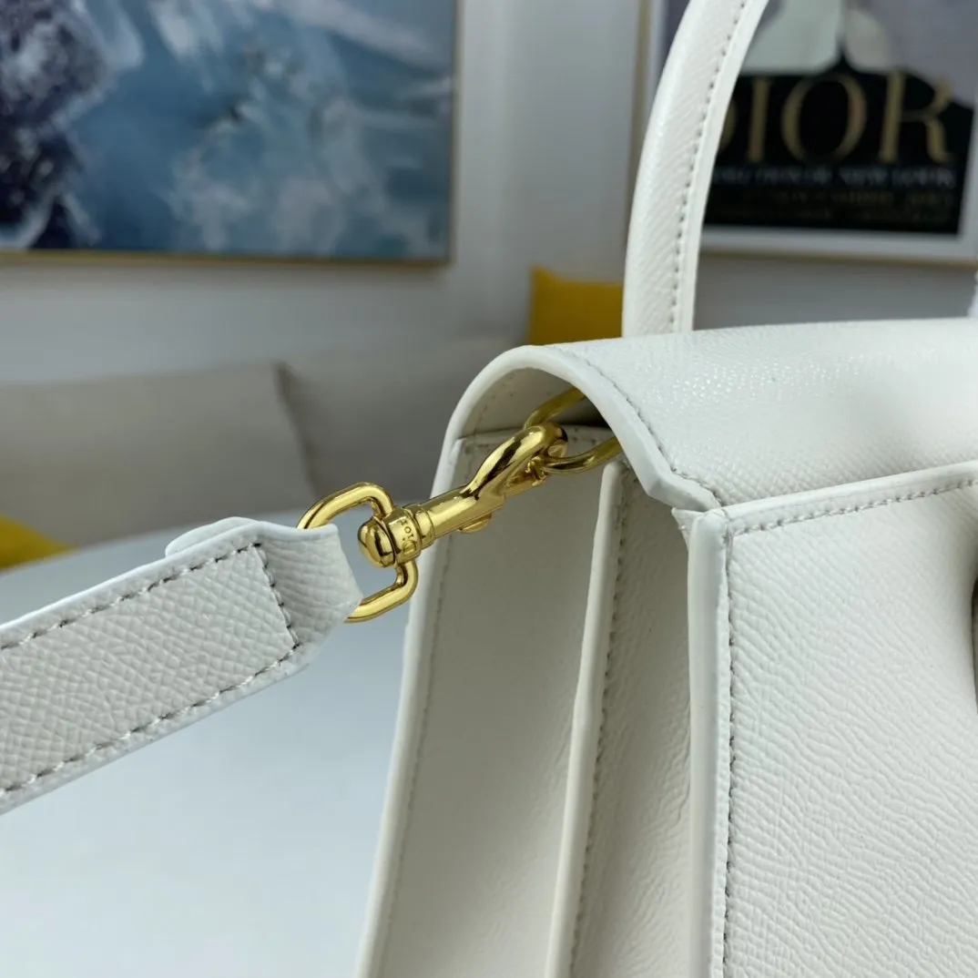 Designer Handbags DR 078