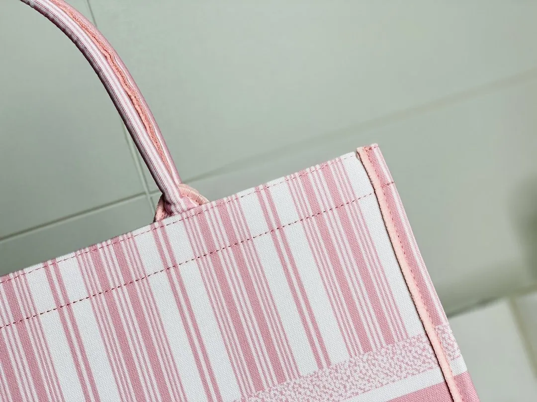 Designer Handbags DR 118