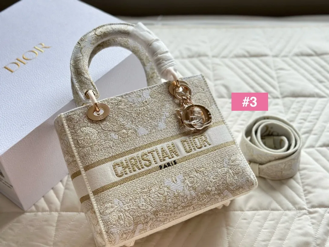 DR354 Medium Lady D-Lite Bag / 9.5 x 8 x 4.5 inches