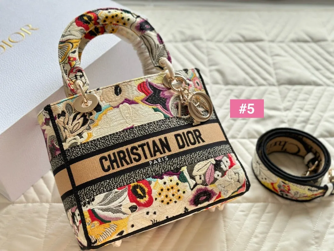 DR354 Medium Lady D-Lite Bag / 9.5 x 8 x 4.5 inches