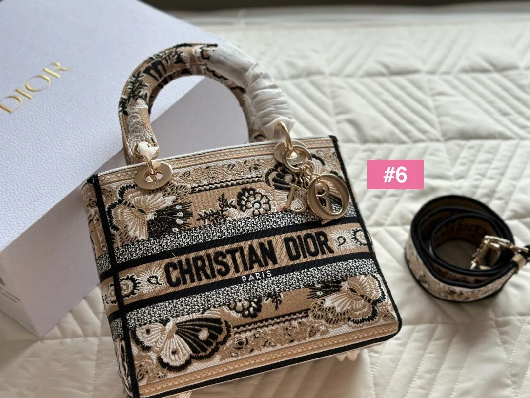 DR354 Medium Lady D-Lite Bag / 9.5 x 8 x 4.5 inches