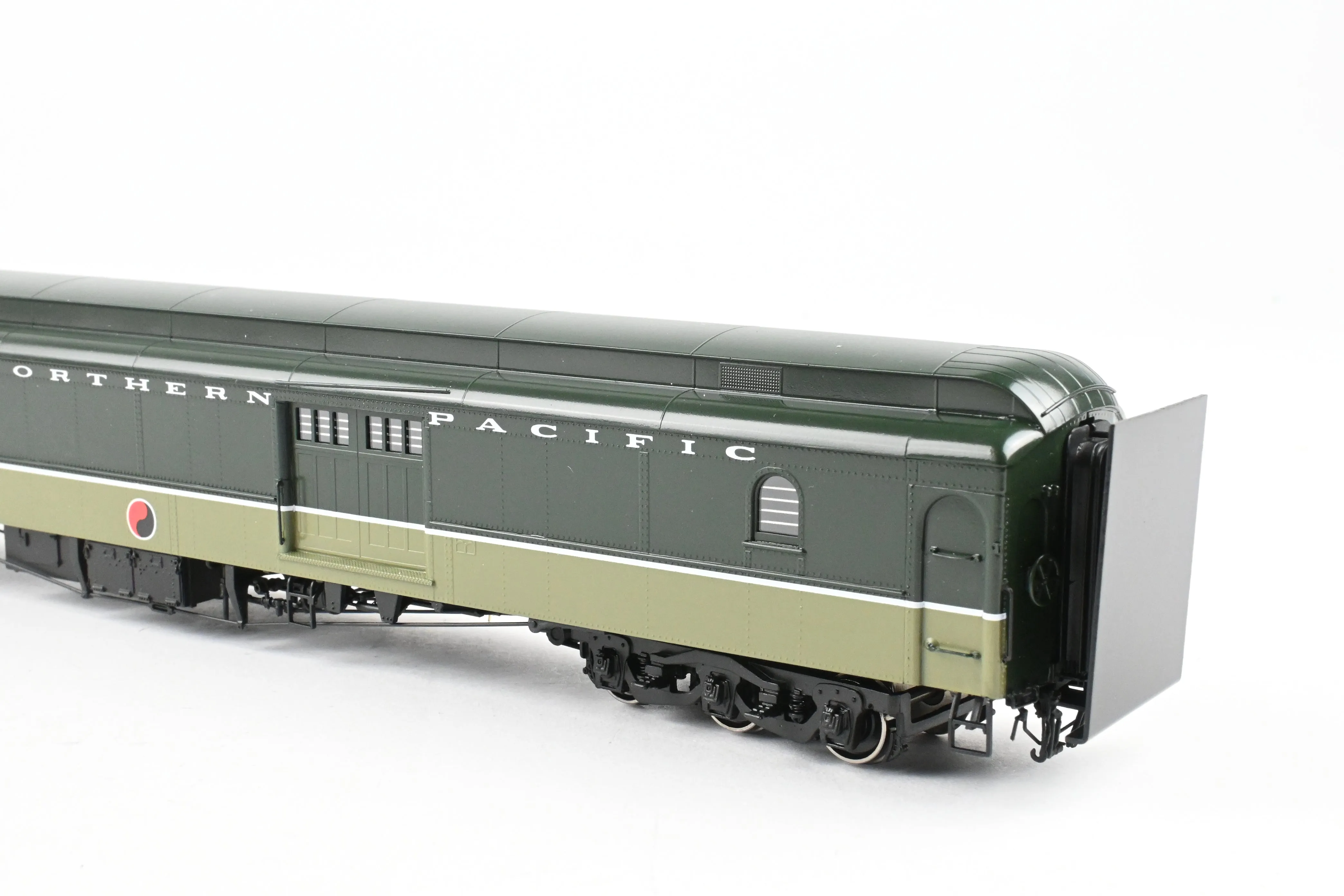 HO Brass W&R Enterprises NP - Northern Pacific Truss Rod Baggage Car Factory Painted "Loewy"  No. 1599