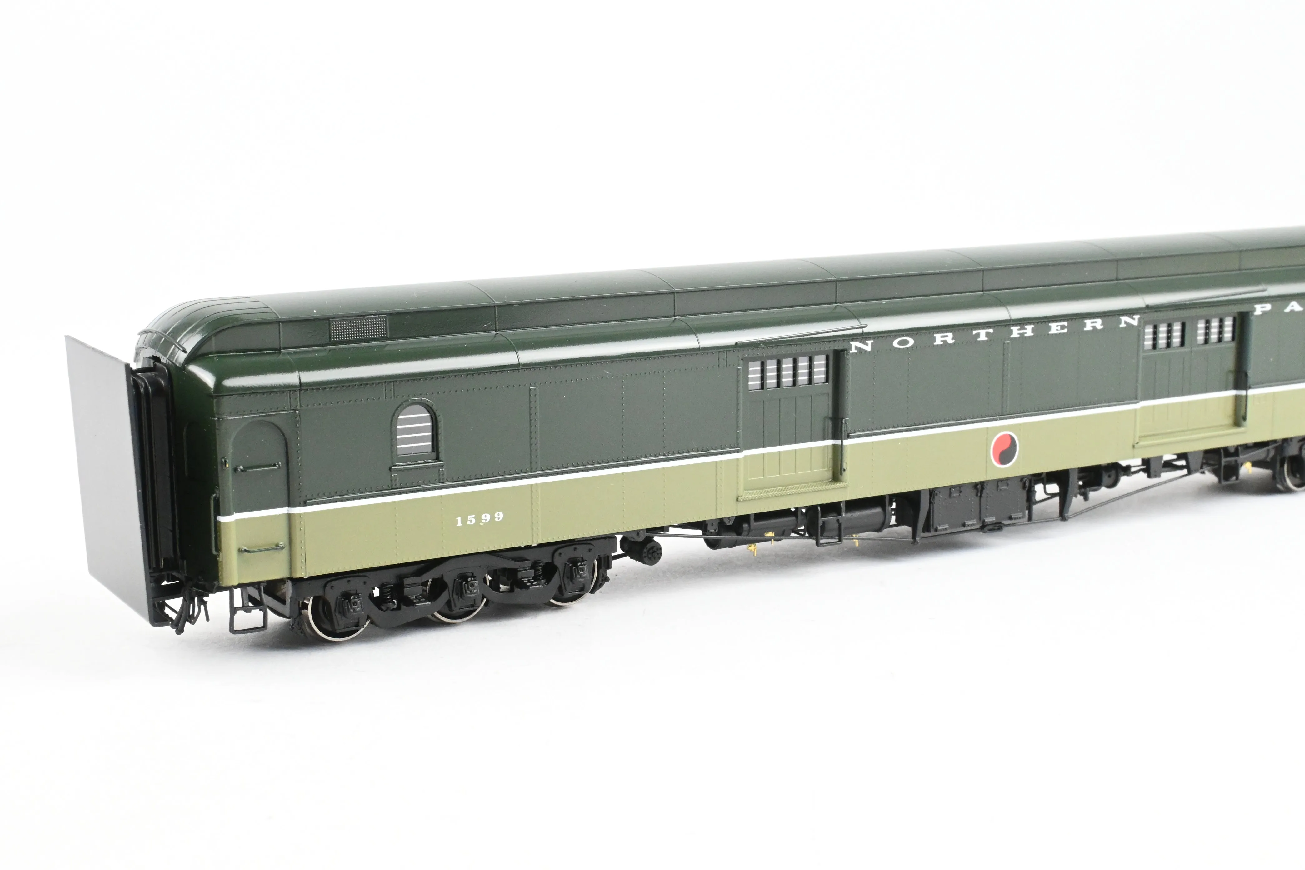 HO Brass W&R Enterprises NP - Northern Pacific Truss Rod Baggage Car Factory Painted "Loewy"  No. 1599