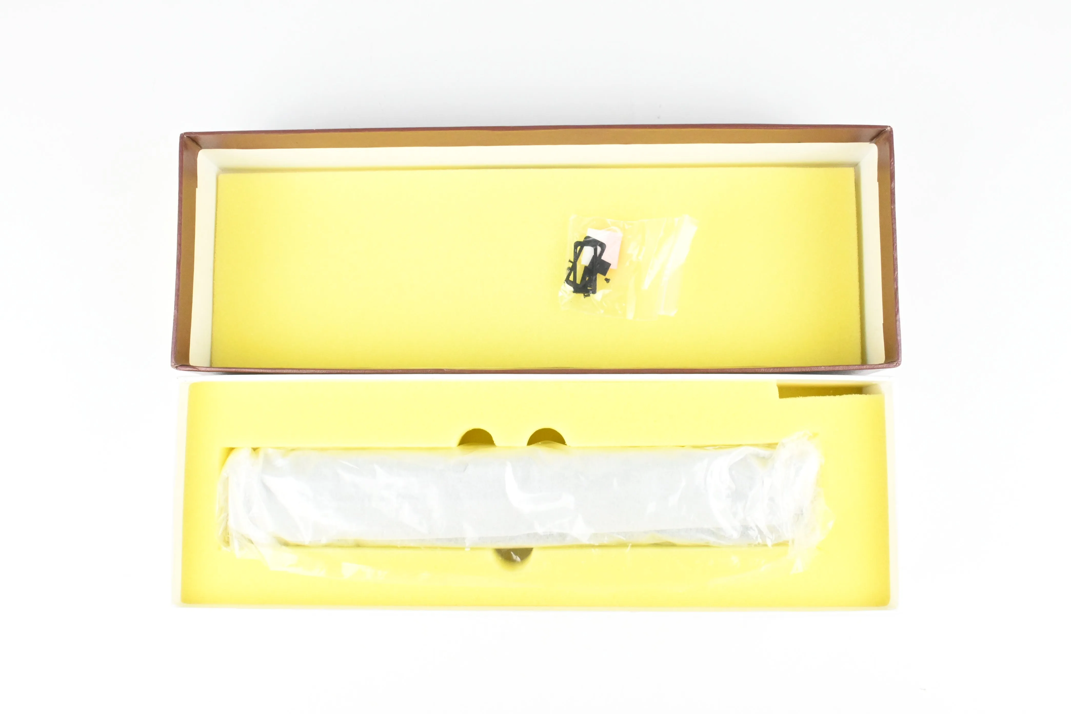 HO Brass W&R Enterprises NP - Northern Pacific Truss Rod Baggage Car Factory Painted "Loewy"  No. 1599