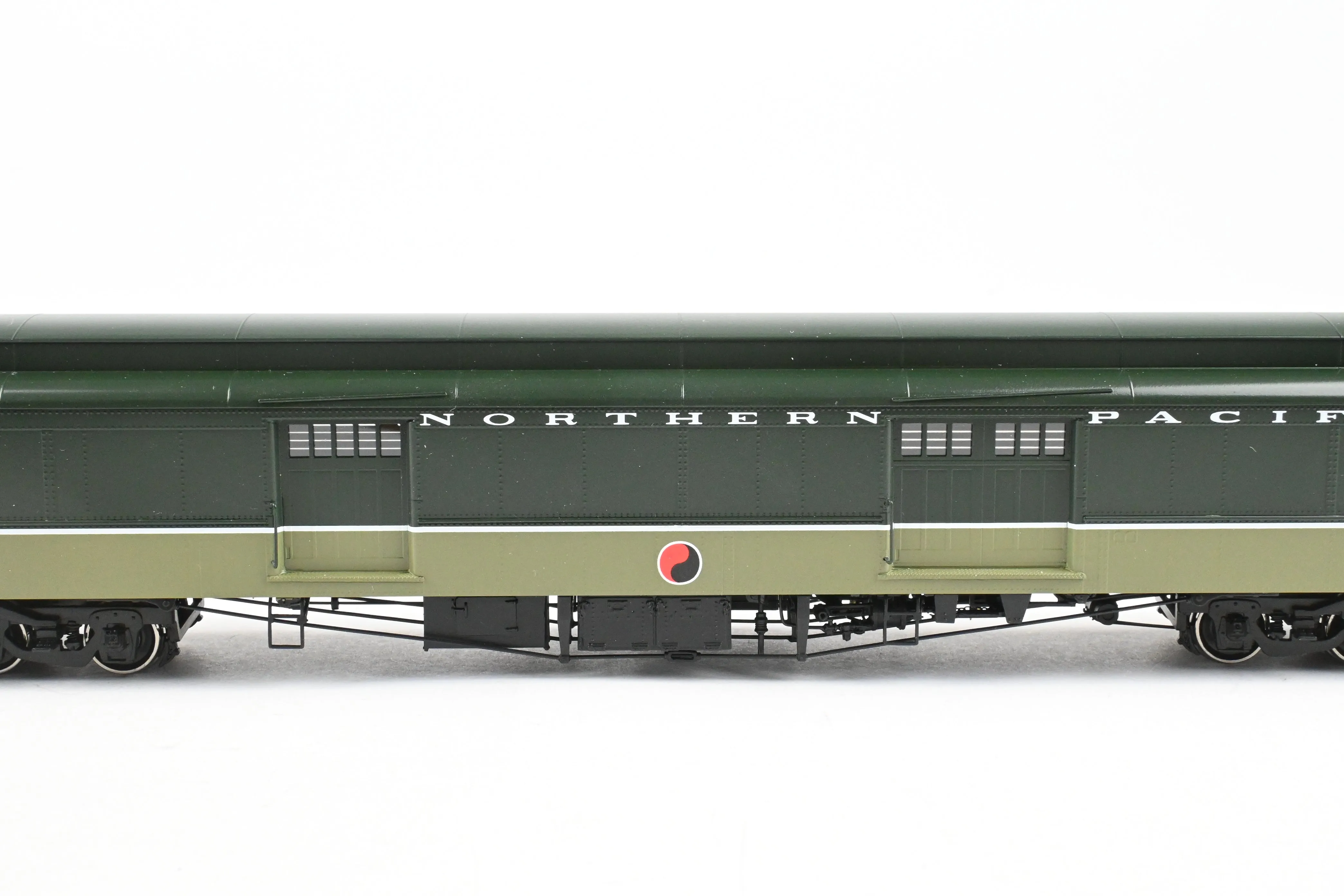 HO Brass W&R Enterprises NP - Northern Pacific Truss Rod Baggage Car Factory Painted "Loewy"  No. 1599