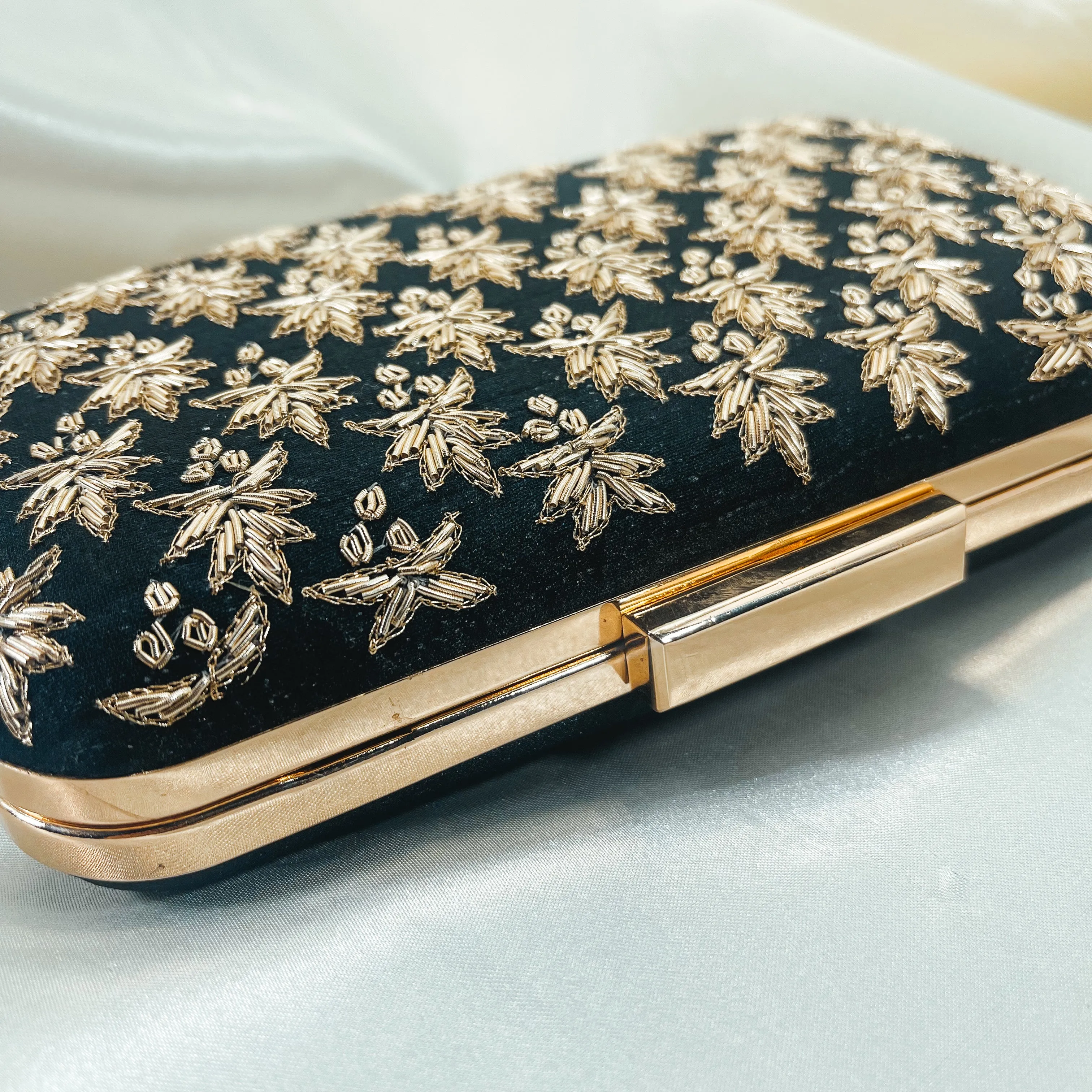 KATRINA Clutch (Navy Blue)