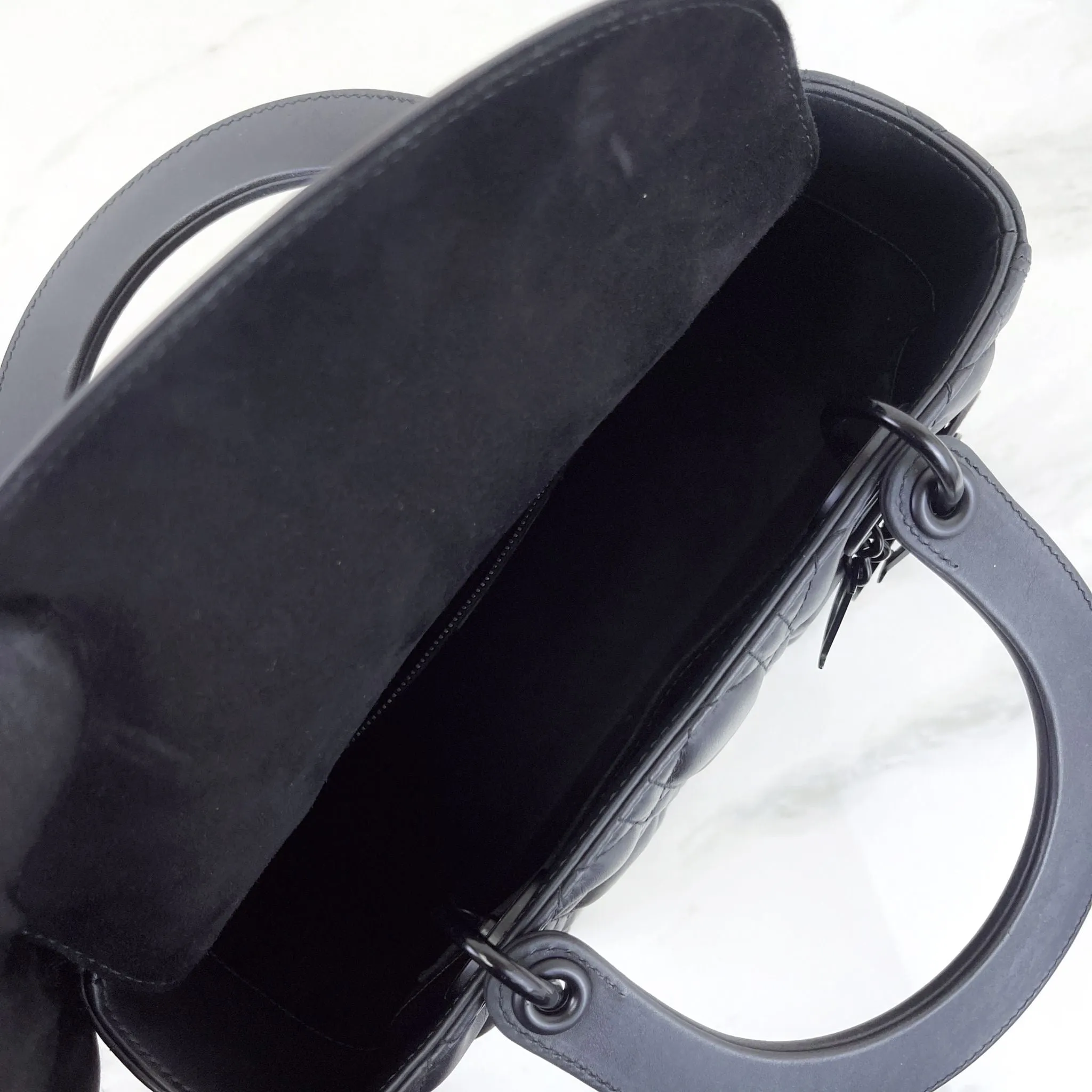 Lady Dior Medium Black Ultramatte